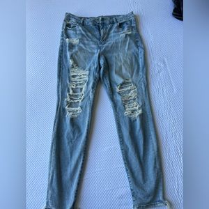 Light wash skinny jeans